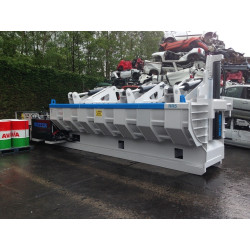 Lis (5 m box) s dieselovým motorem a dálkovým ovládáním